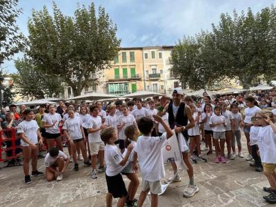 El corredor solleric, a l'arribada avui dematí a la Plaça.