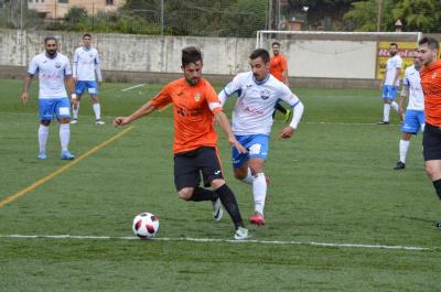 Una imatge del partit disputat avui migdia pel C.F. Sóller.