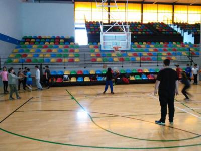 Les goteres afecten la pista poliesportiva