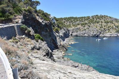 Perspectiva de la zona de la Platja Artificial on s'han produït despreniments.