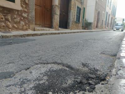Un dels carrers que seran pavimentats.