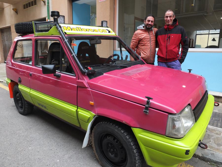 Álvaro Vicens i Pep Lluís Calvo abans de sortir cap al Marroc.