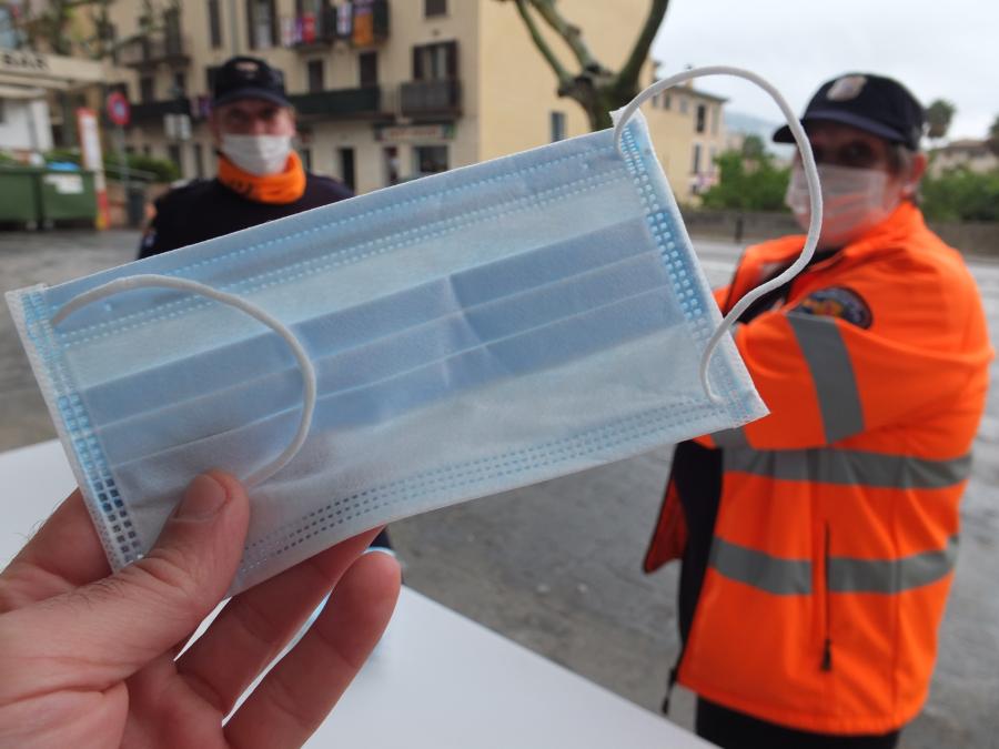 Una mascareta en una foto durant la pandèmia