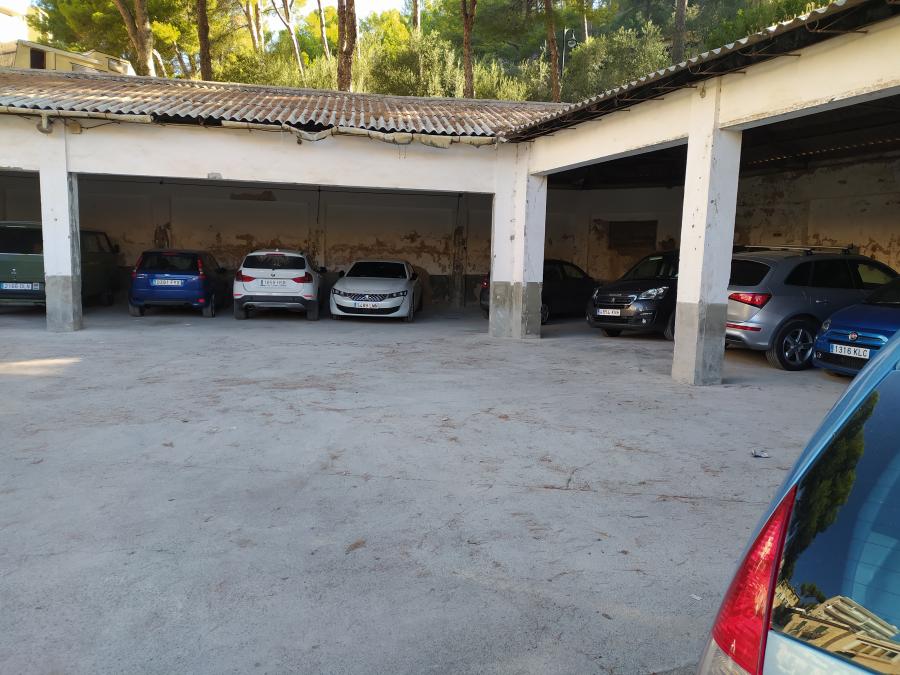 Els vehicles ja estacionen al seu interior