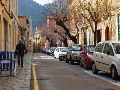 Aquest tram de Bisbe Colom millorarà la il.luminació per acabar amb la zona de fosca que s’hi ha detectat.