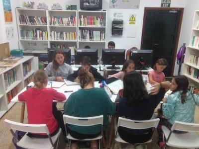 Una de les activitats que es duen a terme a la biblioteca.