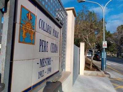 L'escola, al carrer de Costa Llobera