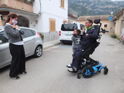 Emy va estrenar ahir la seva cadira elèctrica.