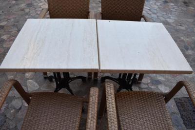 Una taula d'un bar de la Plaça de la Constitució.