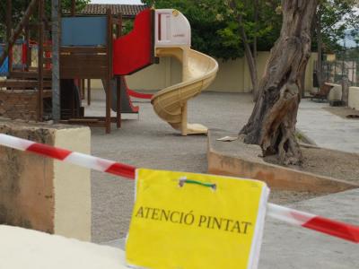 El parc infantil, acabat de repintar
