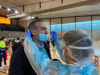 El batle sometent-se al test