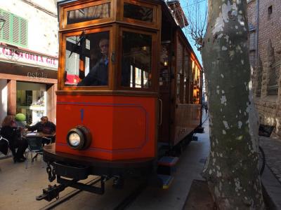 El tramvia avui circulant pel Born