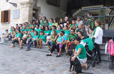 Alguns dels mestres que s'han trobat a Plaça per anar a la manifestació.